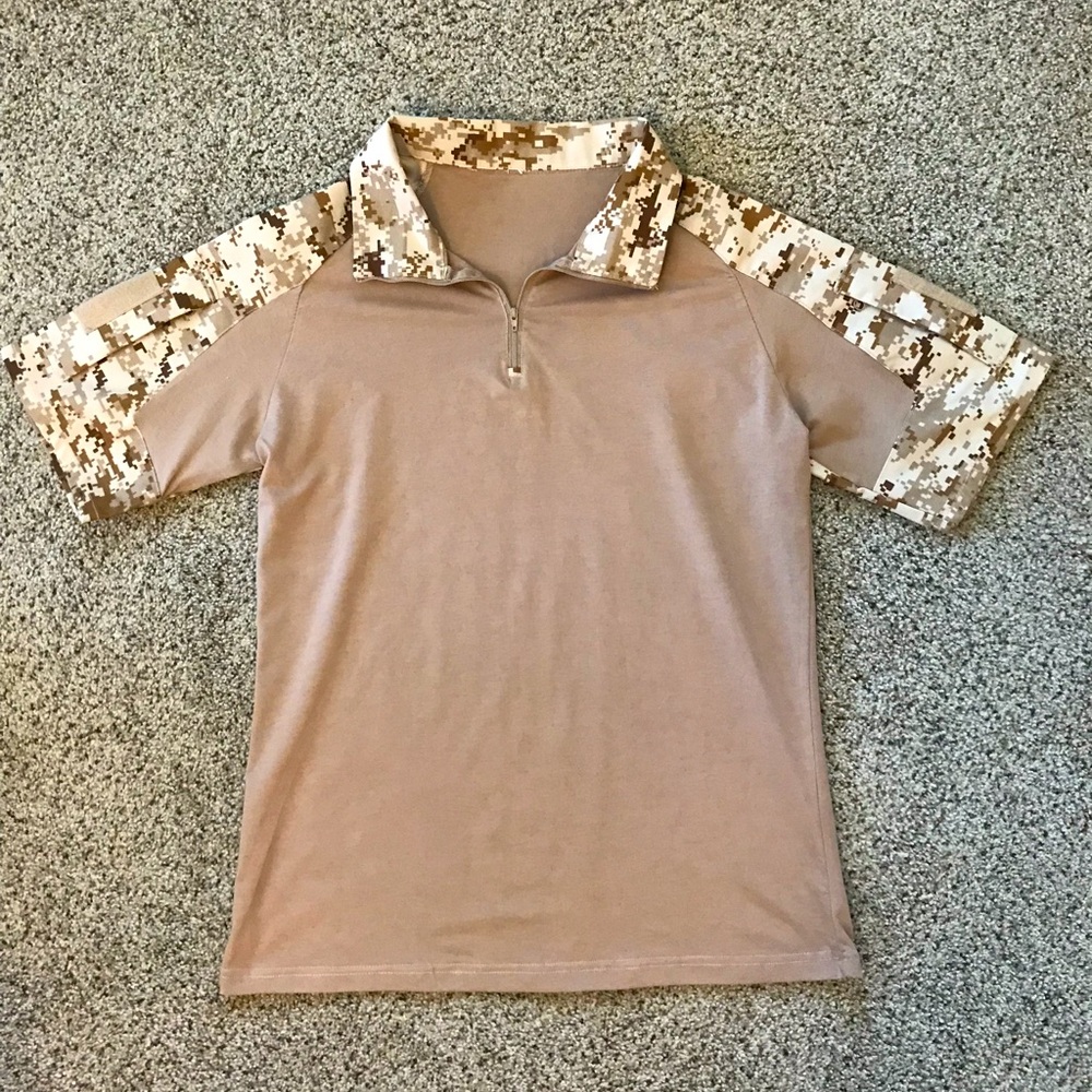 Camouflage tactical shirt sleeve shirt. In Great Condition! Size L. Tan/beige.